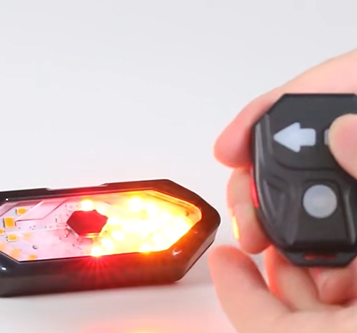 Clignotant sonore pour vélo Beamy qui clignote à droite