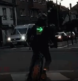 Gilet clignotant pour vélo Solty qui clignote à droite