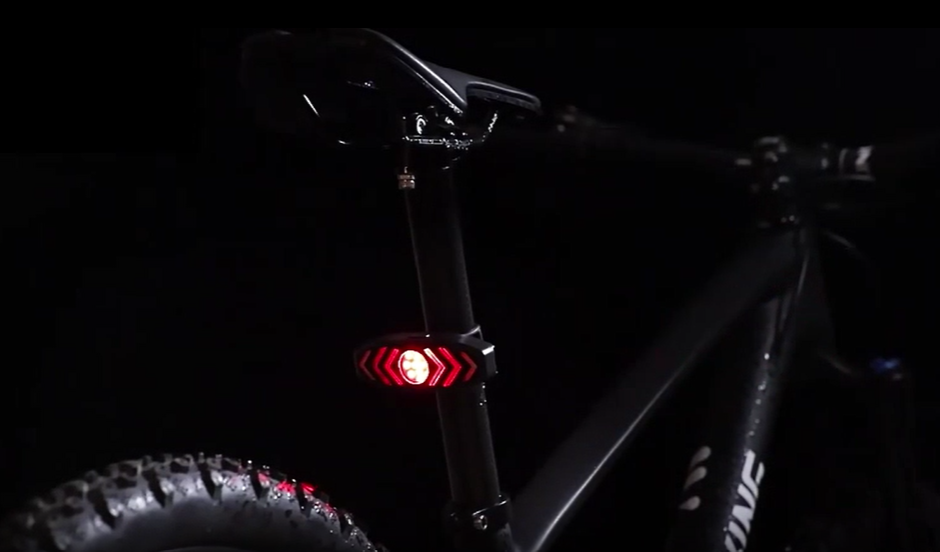 Clignotant sonore pour vélo Soundly monté sur un vélo