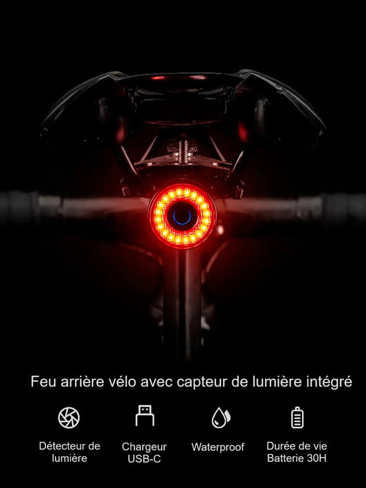 FEU ARRIERE POUR VELO AVEC DETECTEUR DE FREINAGE MONTE SUR VELO